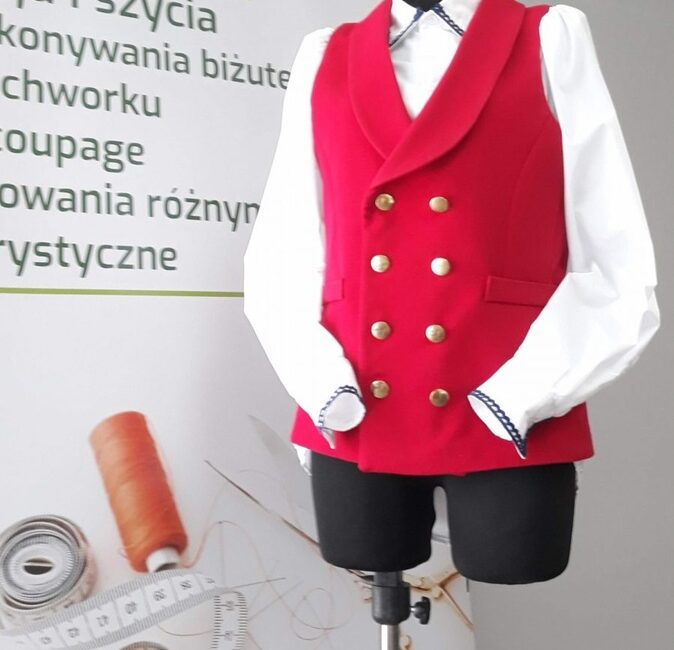 Kamizelka uszyta własnoręcznie na kursie krawieckim - efekt szkolenia krawieckiego SzkoleniaKrawieckie.pl